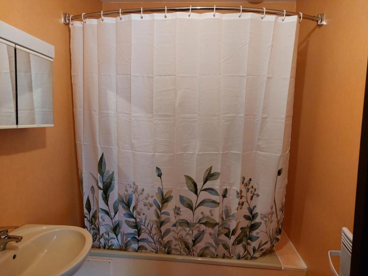 Chambre Familiale Treignac エクステリア 写真