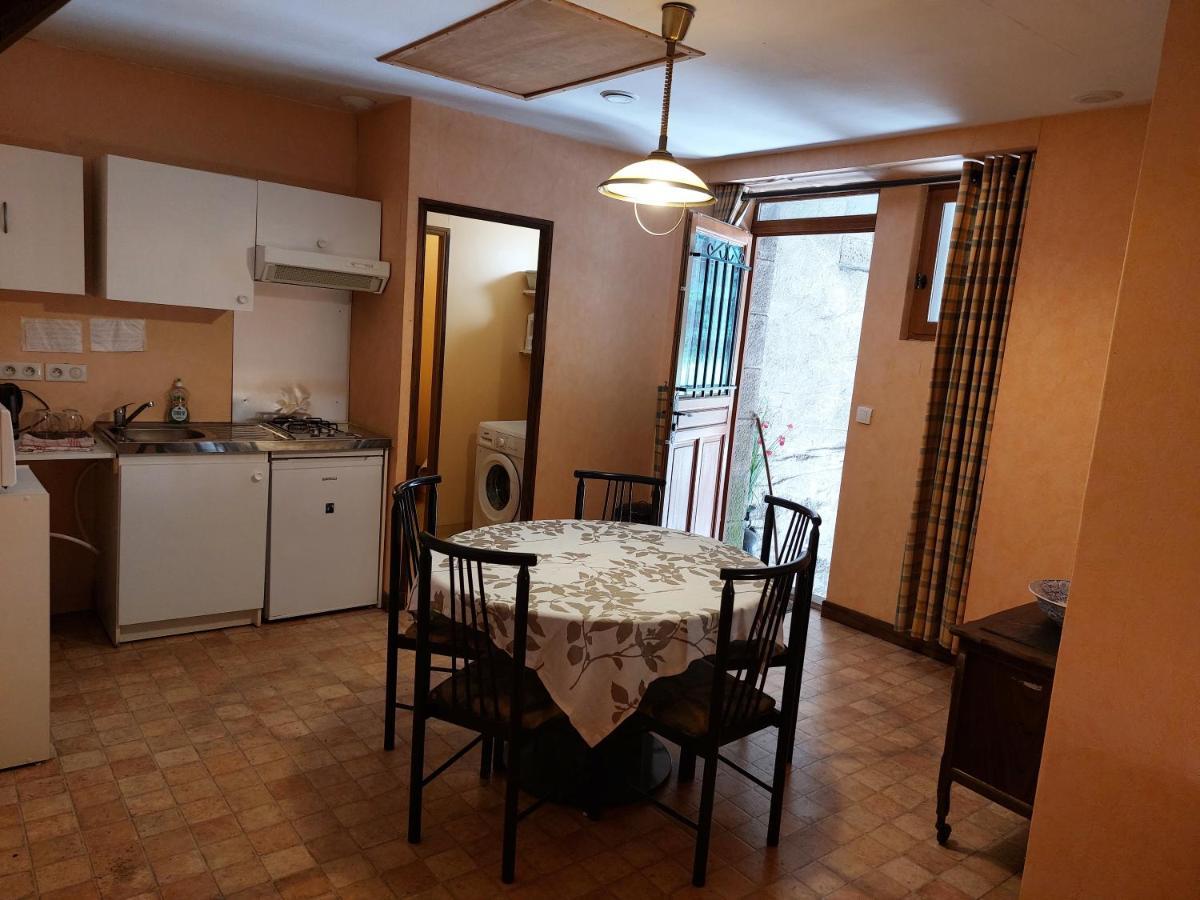 Chambre Familiale Treignac エクステリア 写真